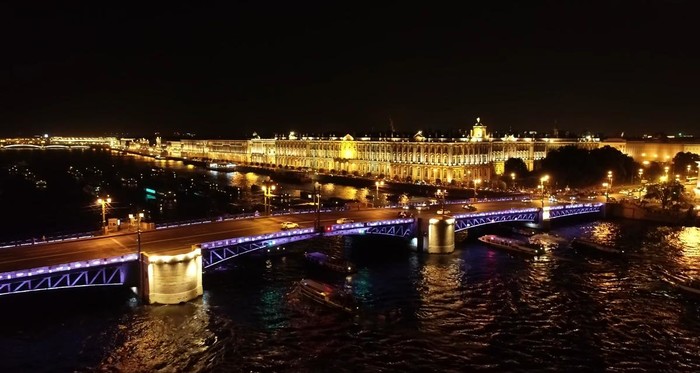 Дворцовый мост в Питере