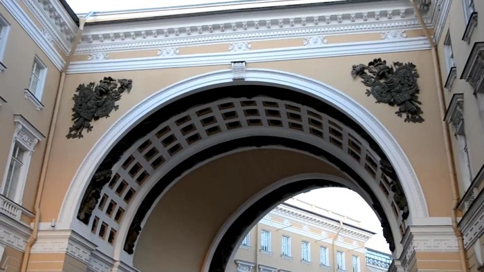 Арка главного штаба в Санкт-Петербурге