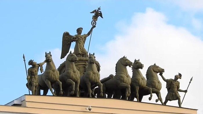 Арка главного штаба в Санкт-Петербурге