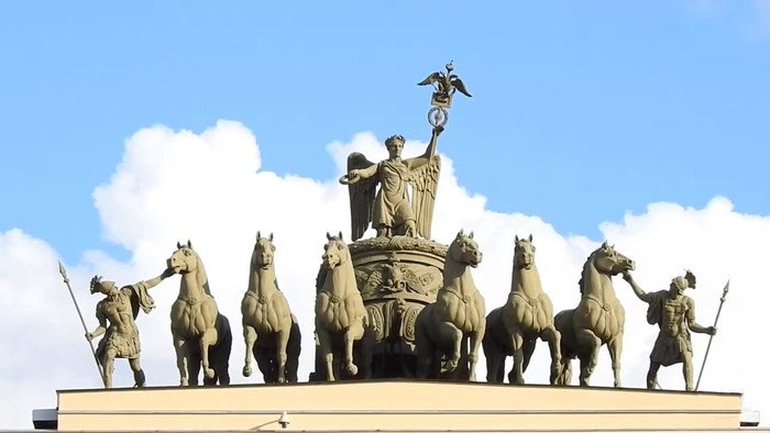 Арка главного штаба в Санкт-Петербурге